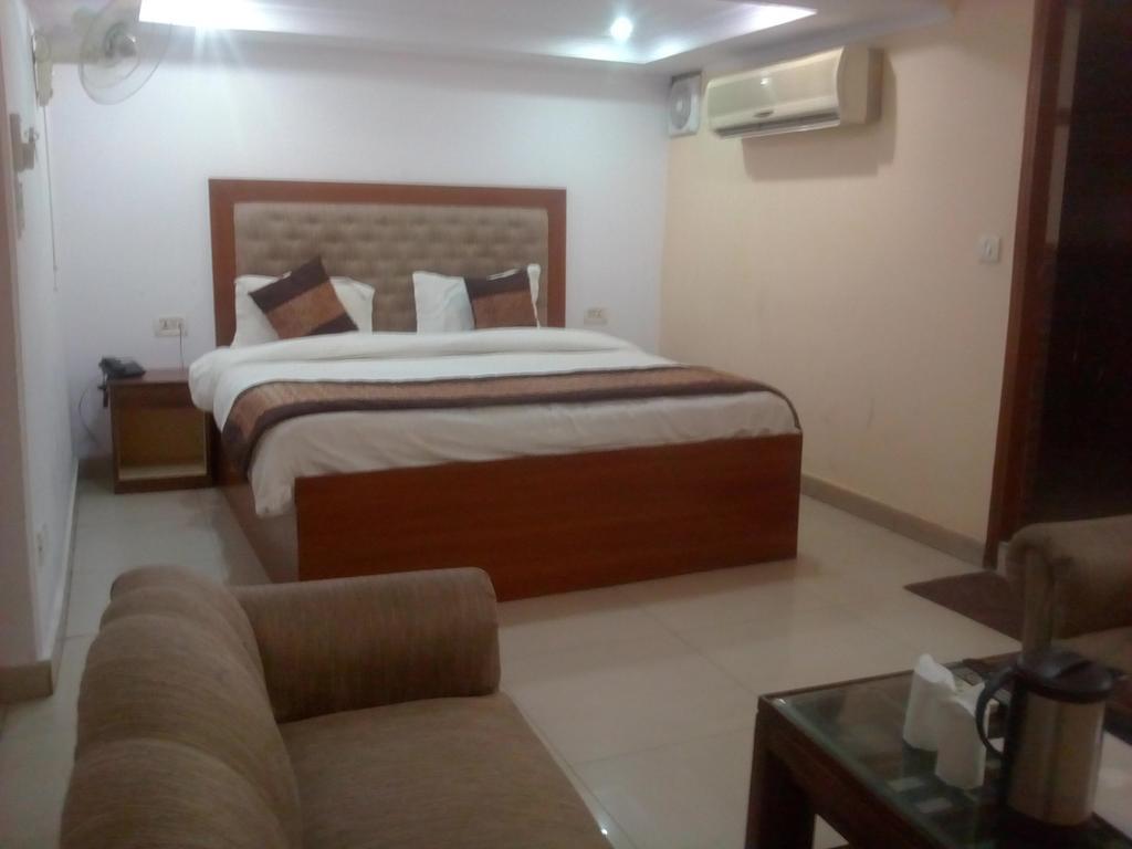 OYO 15515 Hotel Landmark Inn Delhi  Eksteriør bilde